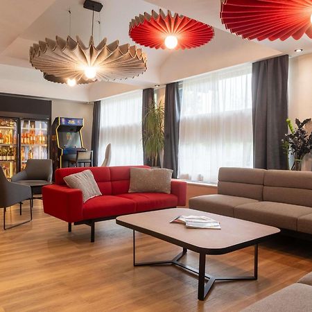 Ibis Lyon Est Bron Hotel Exterior foto