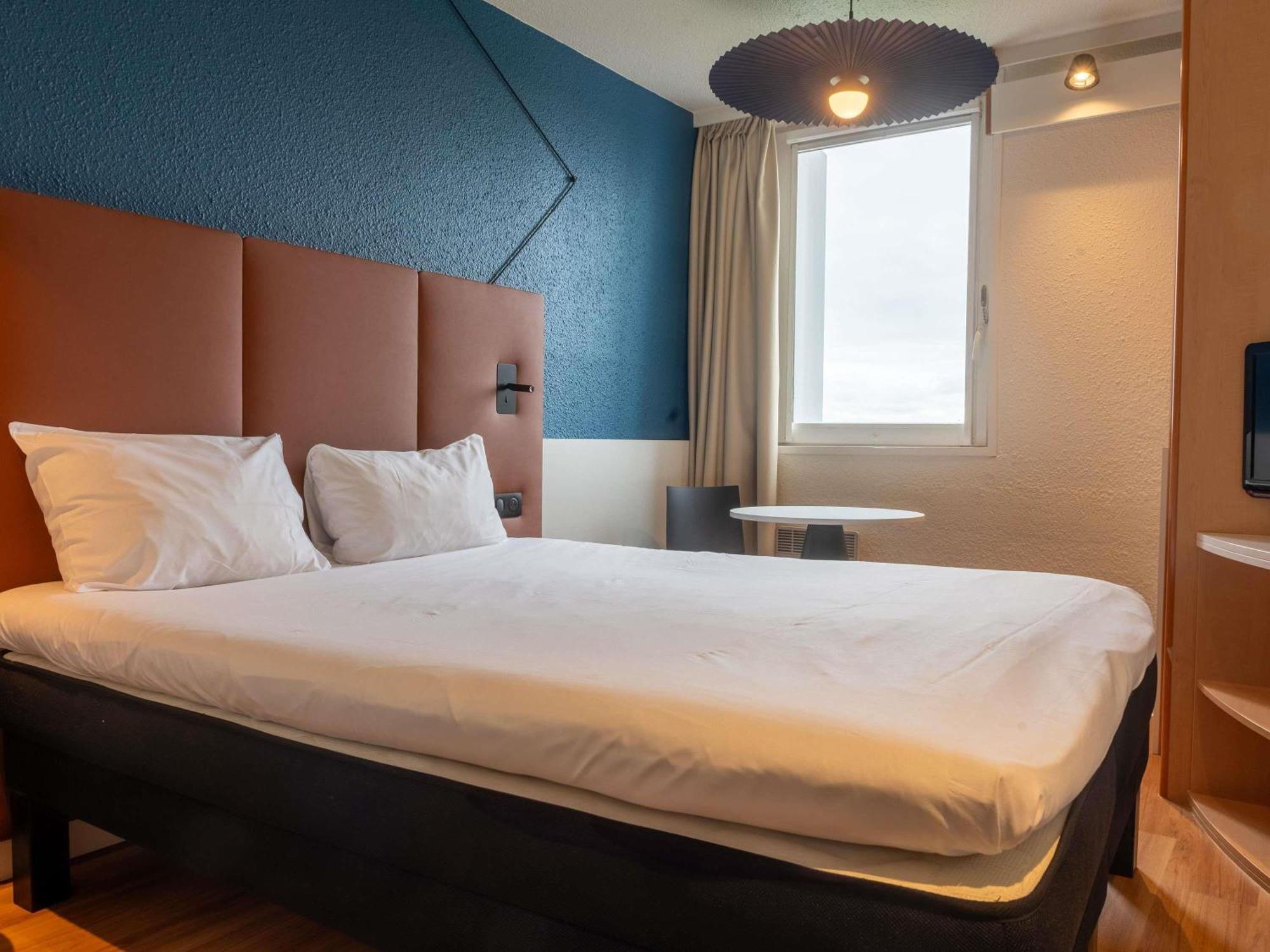 Ibis Lyon Est Bron Hotel Exterior foto